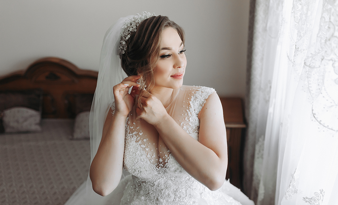 Premium Photo  Bride morning preparation. beautiful bride in